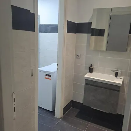 Sun And Salt פורוס